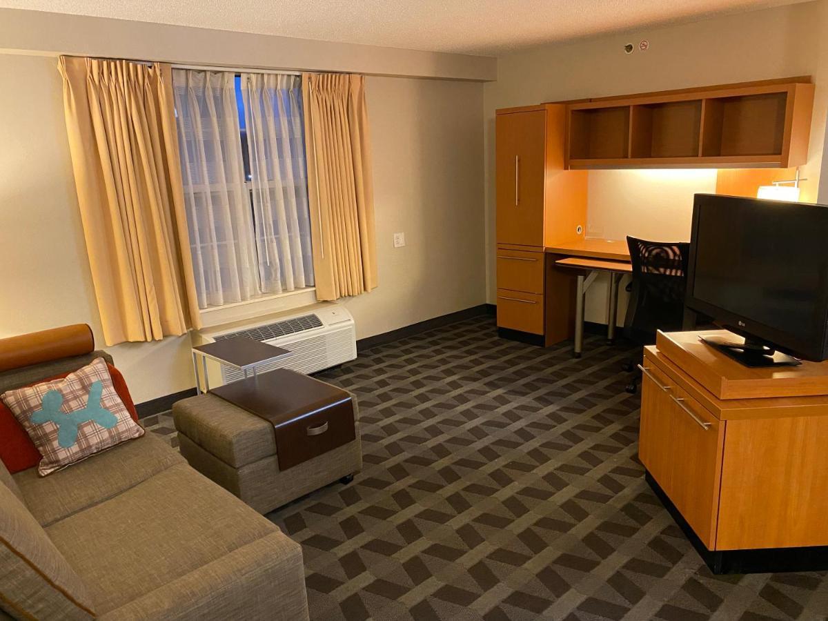 Mainstay Suites Middleburg Heights Cleveland Airport Екстериор снимка