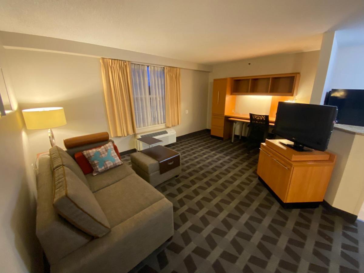 Mainstay Suites Middleburg Heights Cleveland Airport Екстериор снимка