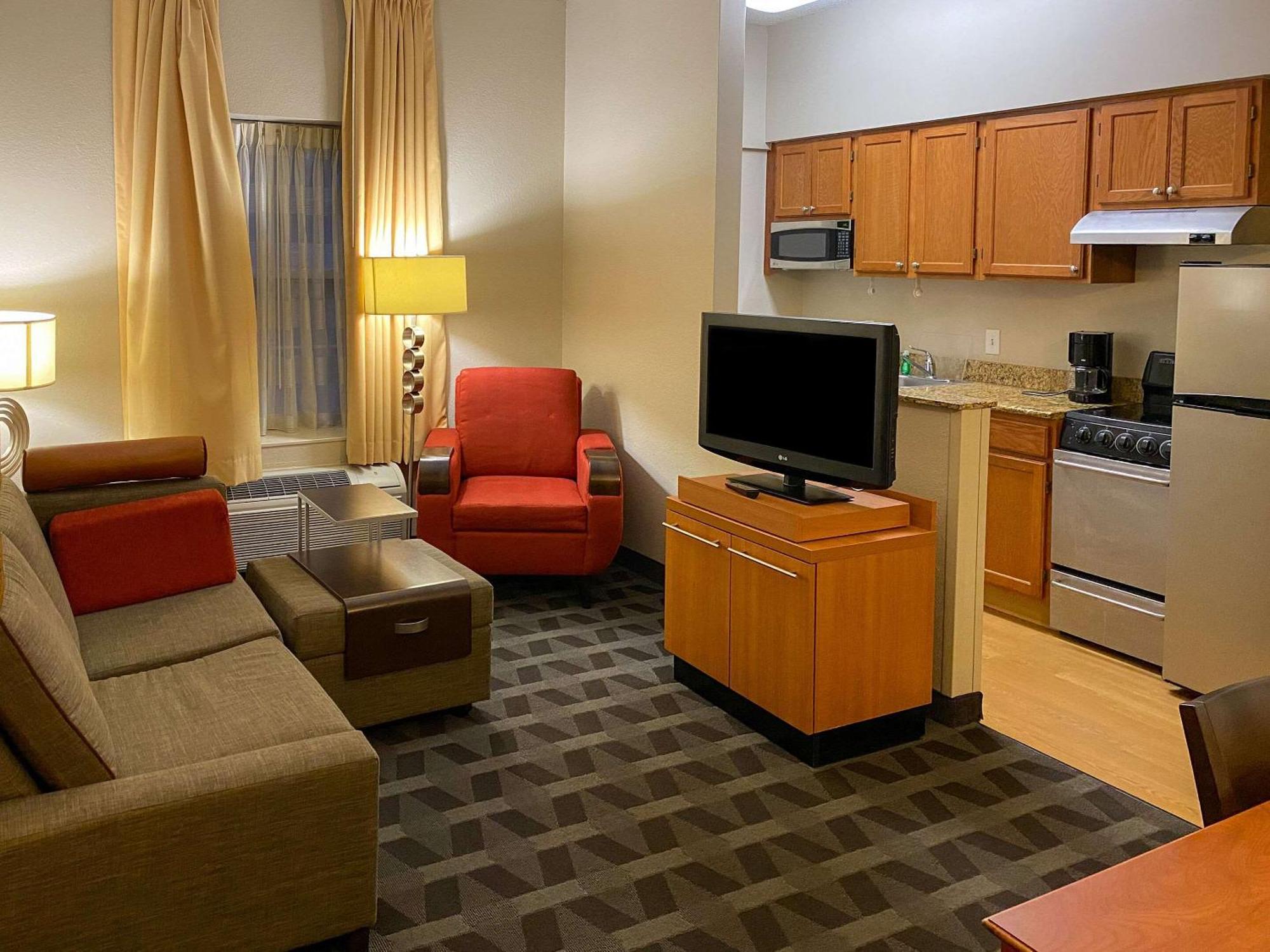 Mainstay Suites Middleburg Heights Cleveland Airport Екстериор снимка